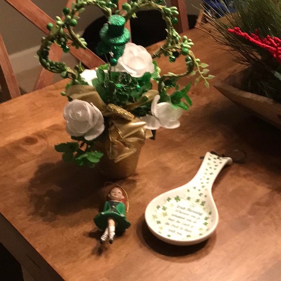 Misc St. Patrick’s Day items - Picture 1 of 6